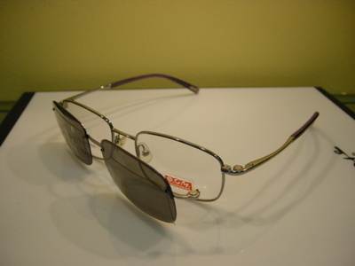 南京東路新開(kāi)專(zhuān)業(yè)眼鏡直銷(xiāo)店 菲尼思光學(xué)動(dòng)力，優(yōu)質(zhì)驗(yàn)光與高性?xún)r(jià)比產(chǎn)品