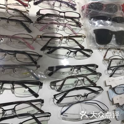 眼亮眼鏡店 上海購物新地標，為您呈現頂配超薄鏡片的專業之選